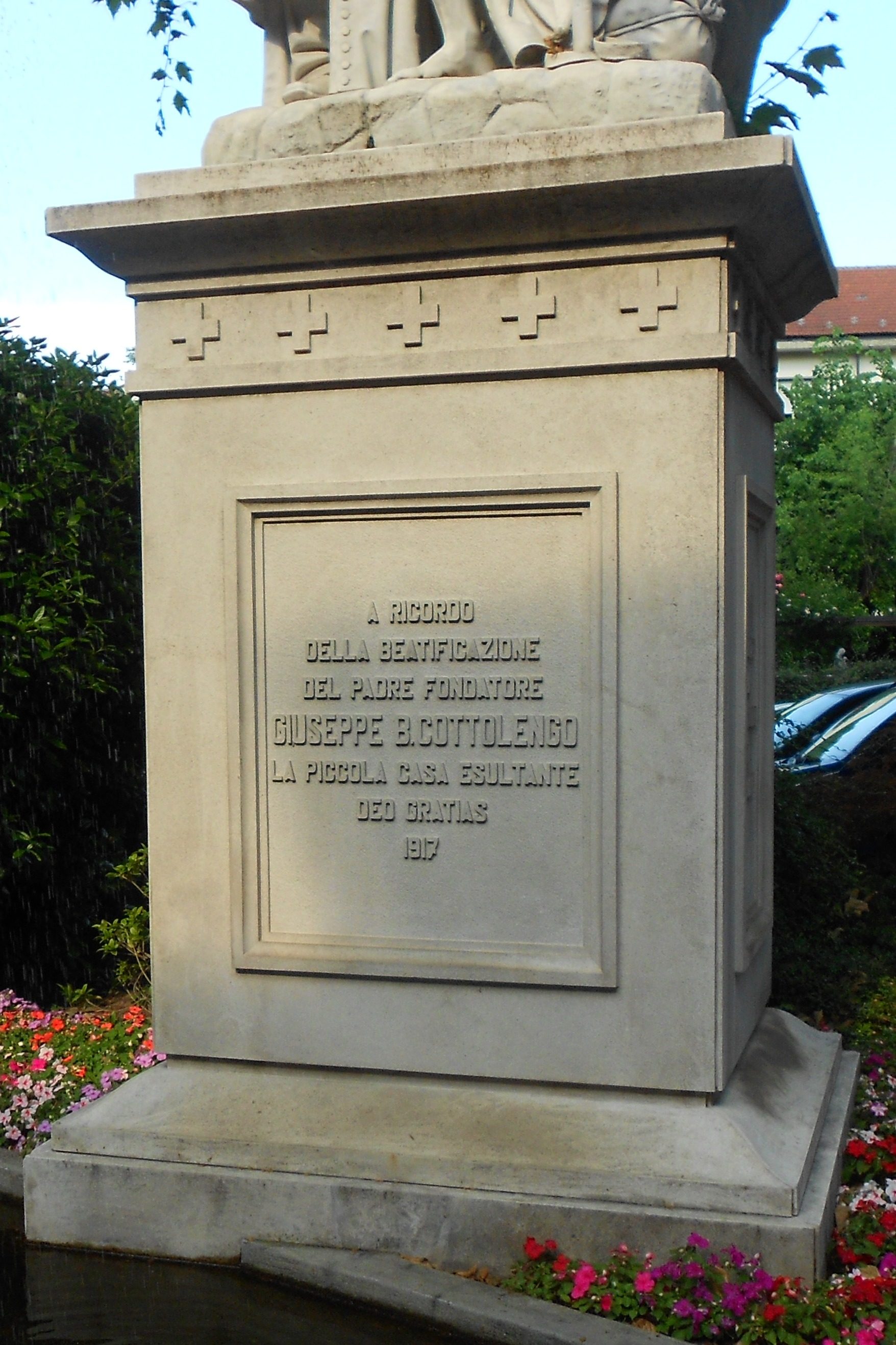 Giuseppe%20Benedetto%20Cottolengo%27s%20monument%2C%20Piccola%20Casa%20della%20Divina%20Provvidenza%2C%20Turin%20-%2004.jpg